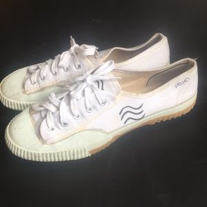 Velho Movement Shoes